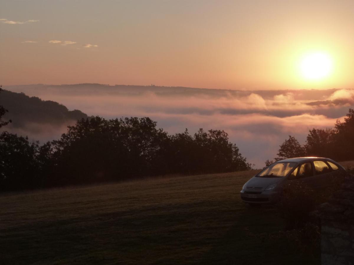 L'Australe Bed and Breakfast Larroque-Toirac Exteriör bild